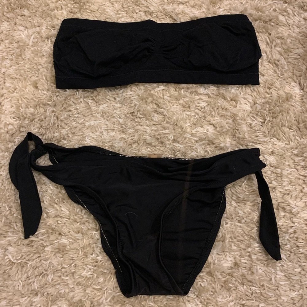Black bandeau bikini top